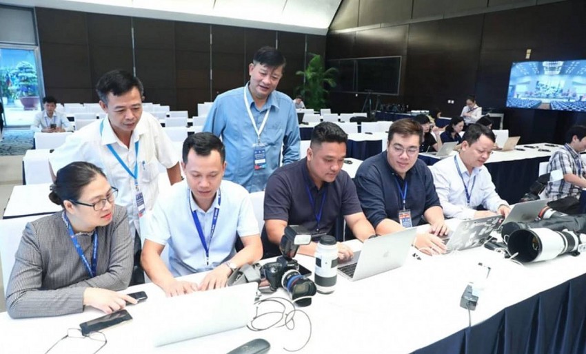 Xem xét đưa thuế thu nhập doanh nghiệp với báo chí xuống 10% Xem xét đưa thuế thu nhập doanh nghiệp với báo chí xuống 10%