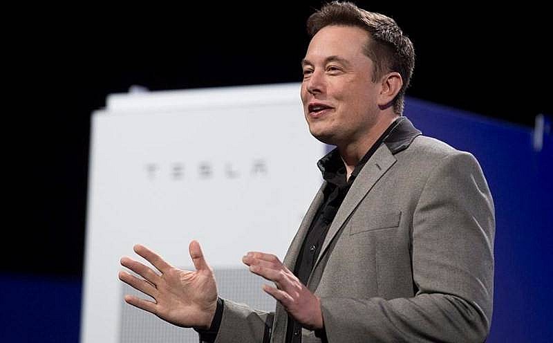Cổ phiếu Tesla lao dốc kéo theo tài sản Elon Musk bốc hơi gần 30 tỷ USD