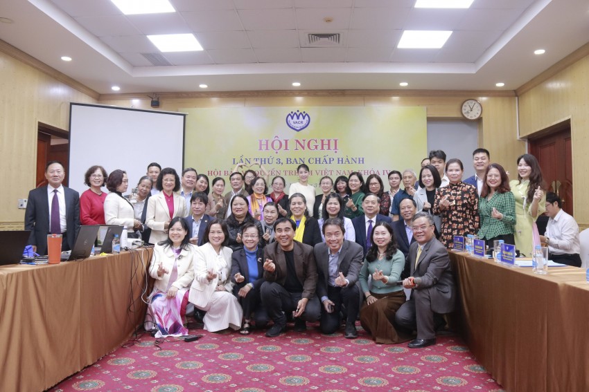 Các đại biểu chụp ảnh lưu niệm tại Hội nghị. Hội Bảo vệ quyền trẻ em Việt Nam tổ chức kiện toàn nhân sự khóa IV