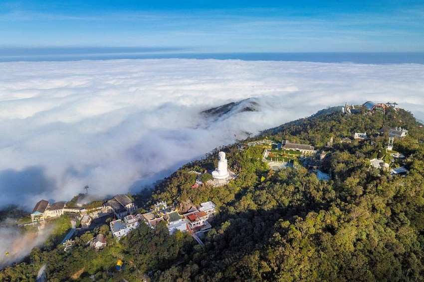 Sun World Ba Na Hills tưng bừng đón hàng nghìn du khách miền Trung - Tây Nguyên ngày đầu ưu đãi giá vé 350.000 VNĐ