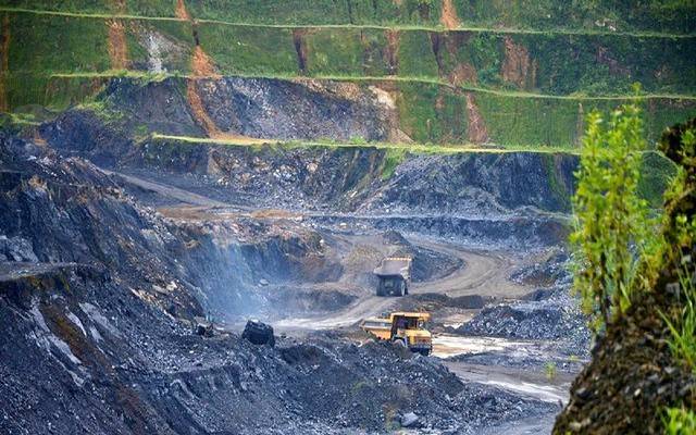 Bộ Xây dựng yêu cầu đẩy nhanh cấp phép và tăng công suất khai thác mỏ Bộ Xây dựng yêu cầu đẩy nhanh cấp phép và tăng công suất khai thác mỏ