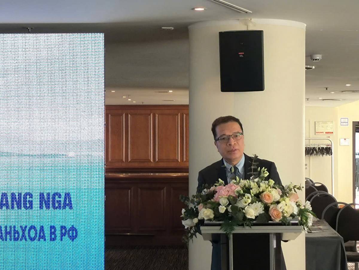 Đại sứ Đặng Minh Khôi phát biểu tại hội nghị.