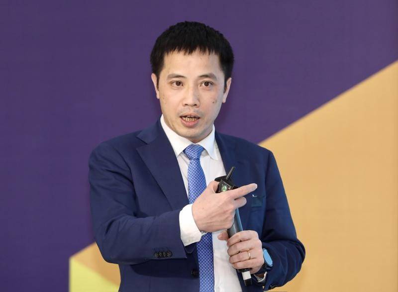 Phó Tổng Thư ký VCCI Đậu Anh Tuấn: Cắt giảm thủ tục hành chính tạo môi trường kinh doanh minh bạch hơn Phó Tổng Thư ký VCCI Đậu Anh Tuấn: Cắt giảm thủ tục hành chính tạo môi trường kinh doanh minh bạch hơn