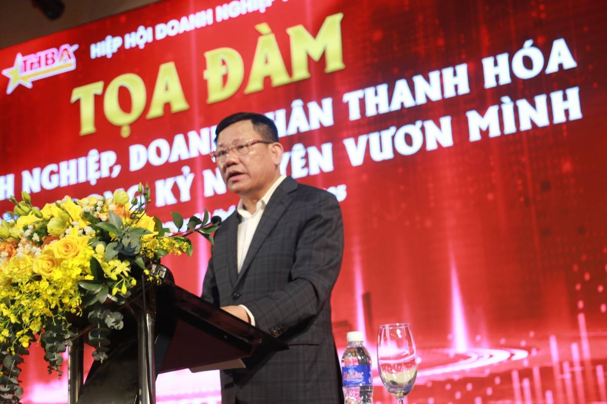 Phó Chủ tịch Thường trực UBND tỉnh Nguyễn Văn Thi phát biểu tại buổi tọa đàm.