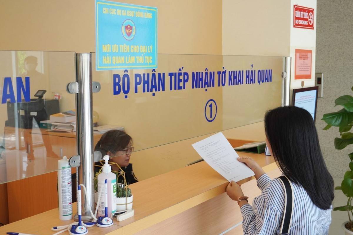 Tạm dừng tiếp nhận khai hải quan đến 5h ngày 15/3/2025