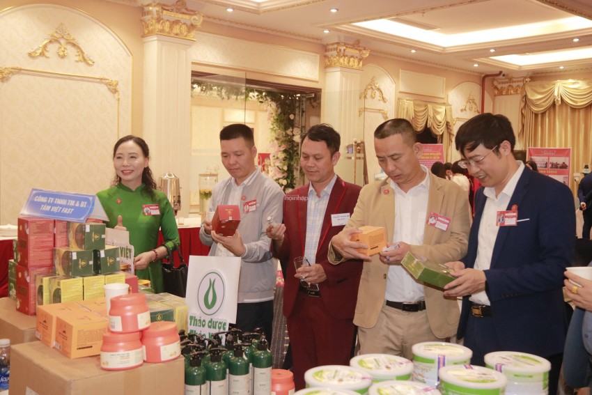 Công ty TNHH Đầu tư và TM Tâm Việt Fast.