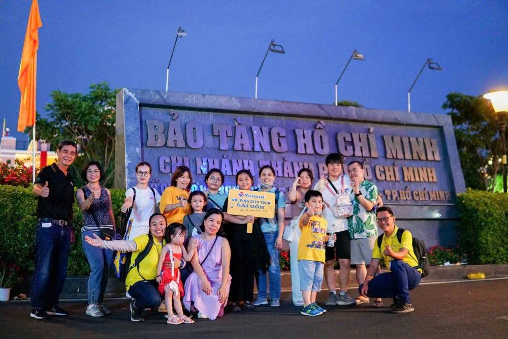 Vietravel tổ chức đưa khách tham quan Bảo tàng Hồ Chí Minh TP. Hồ Chí Minh: Nhiều tour du lịch hấp dẫn, ý nghĩa chào mừng lễ 30/4 và 1/5