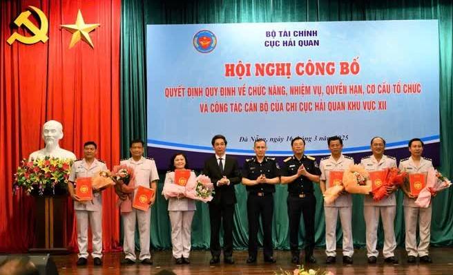 Sáp nhập Hải quan Quảng Nam, Quảng Ngãi và Đà Nẵng thành Chi cục Hải quan khu vực XII