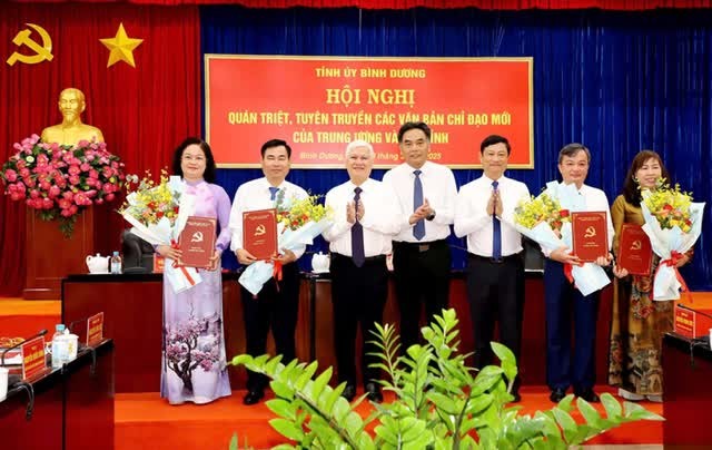 Tỉnh ủy Bình Dương công bố các quyết định về công tác cán bộ