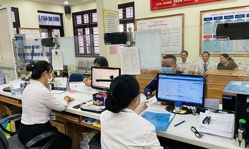 Hà Nội chỉ đạo rút ngắn thời gian xử lý 5 nhóm hồ sơ thủ tục công việc