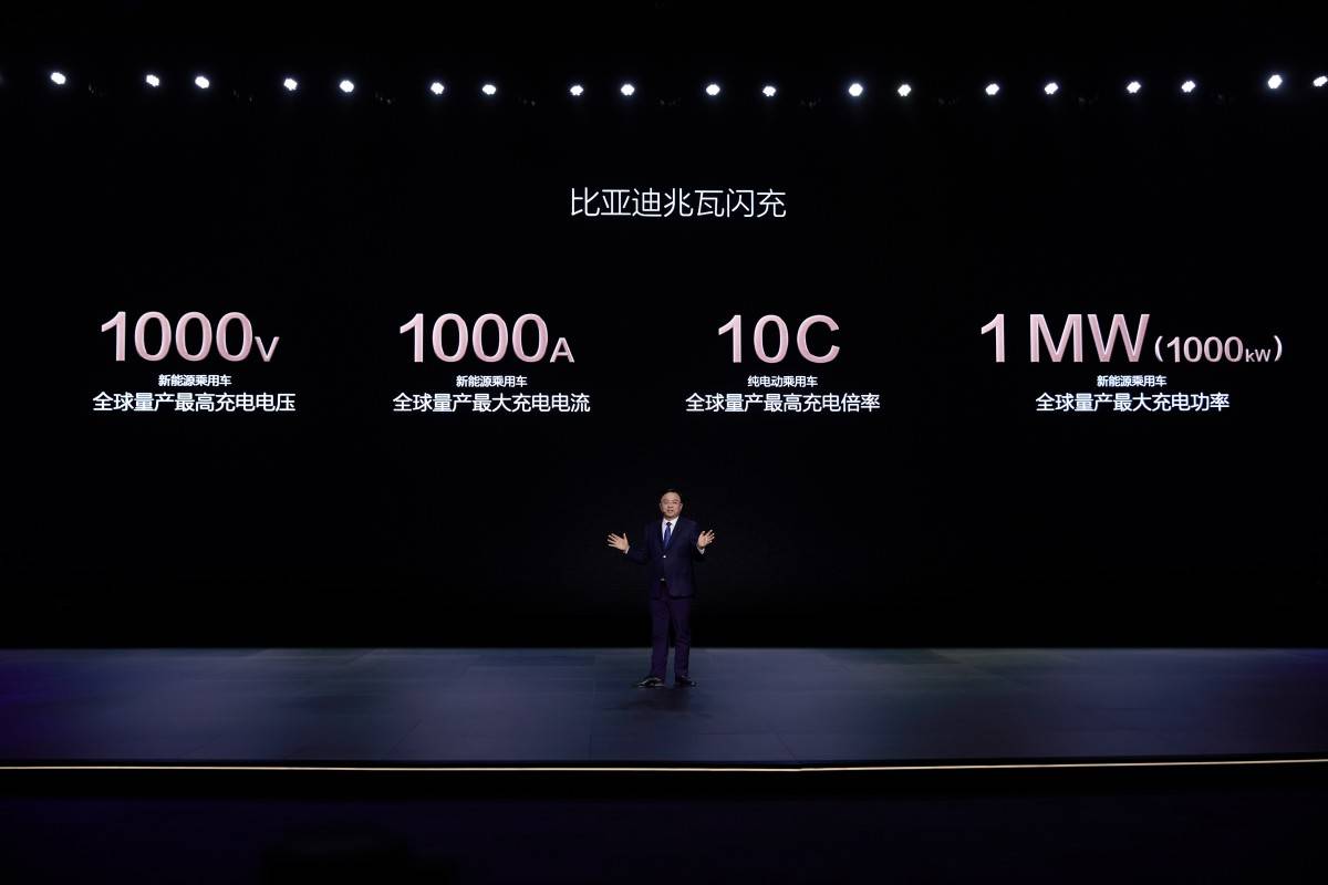 BYD gây sốc với công nghệ sạc siêu nhanh 5 phút cho 400km