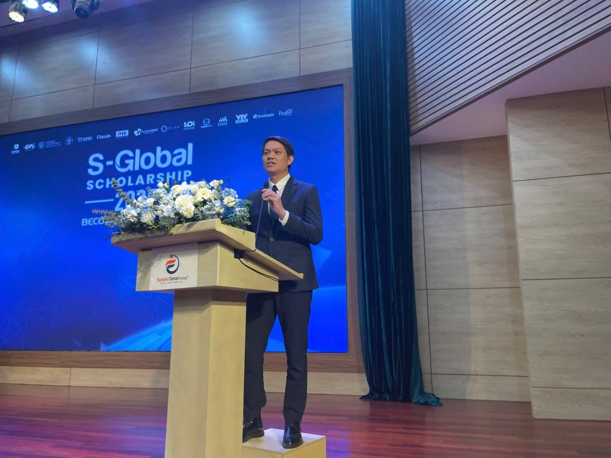 Chương trình học bổng tiếng Anh quy mô lớn S-Global 2025 quay trở lại