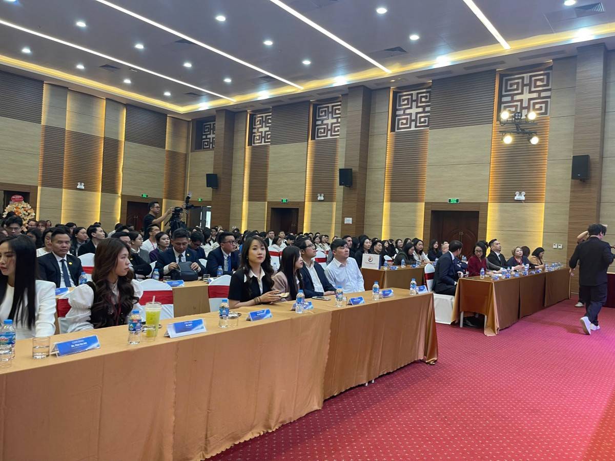 Chương trình học bổng tiếng Anh quy mô lớn S-Global 2025 quay trở lại