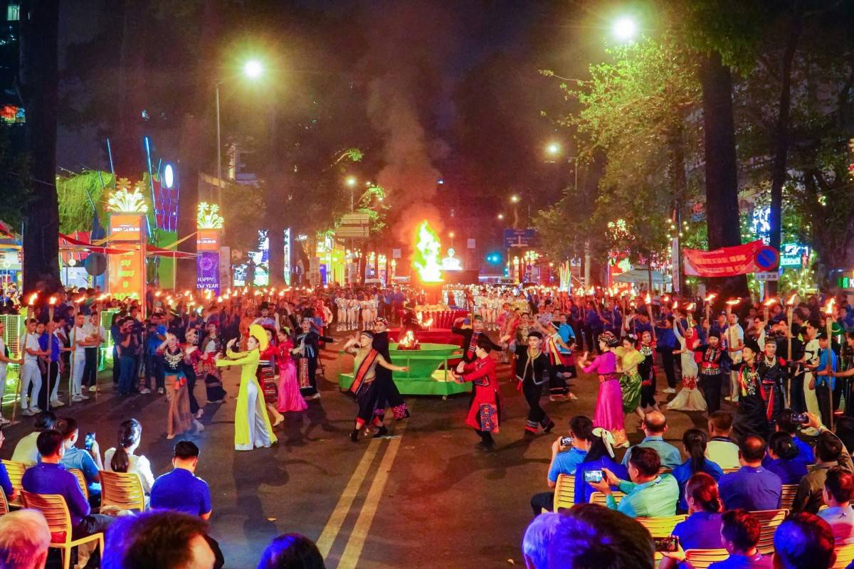 Các sân chơi giao lưu âm nhạc của các đoàn nghệ thuật đến từ các quốc gia.