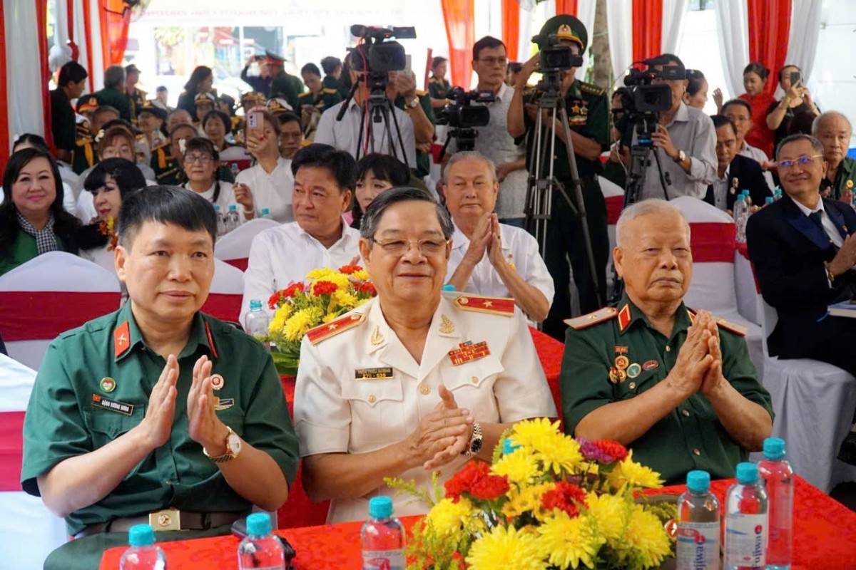 Chương trình với sự có mặt của nhiều nhân chứng lịch sử.