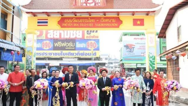 Nakhon Phanom: Cầu nối văn hóa Việt - Thái qua phố ẩm thực đặc sắc