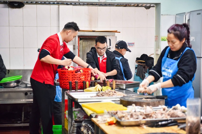 SeABanker chia sẻ yêu thương tới người dân tại 29 tỉnh, thành trên cả nước SeABanker chia sẻ yêu thương tới người dân tại 29 tỉnh, thành trên cả nước