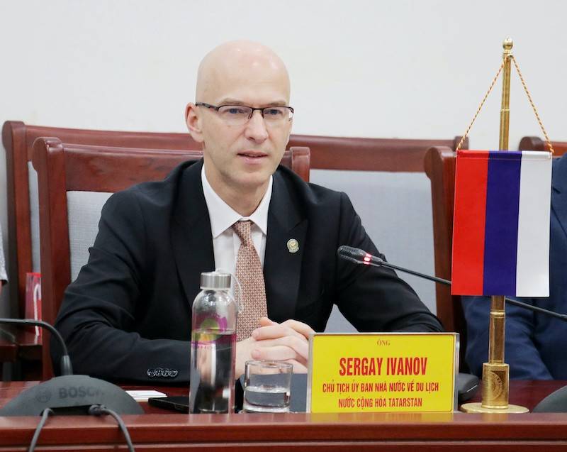 ông Sergey Ivanov - Chủ tịch Uỷ ban Nhà nước về Du lịch, nước Cộng hoà Tatarstan  phát biểu tại buổi làm việc với lãnh đạo tỉnh Nghệ An