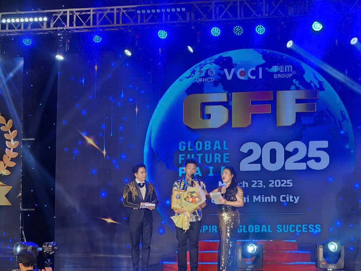 Lễ trải thảm đỏ dẫn dắt