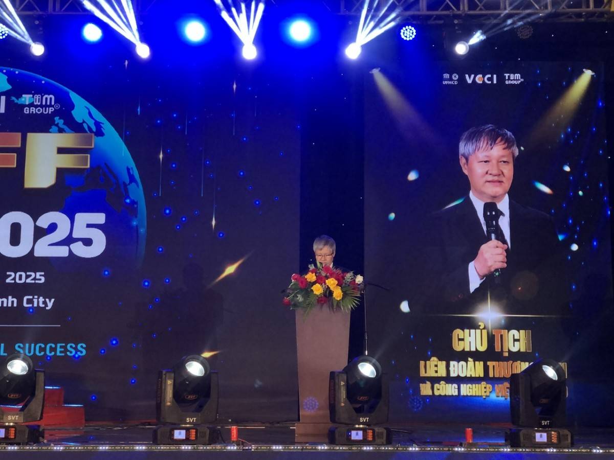 Lễ trải thảm đỏ dẫn dắt