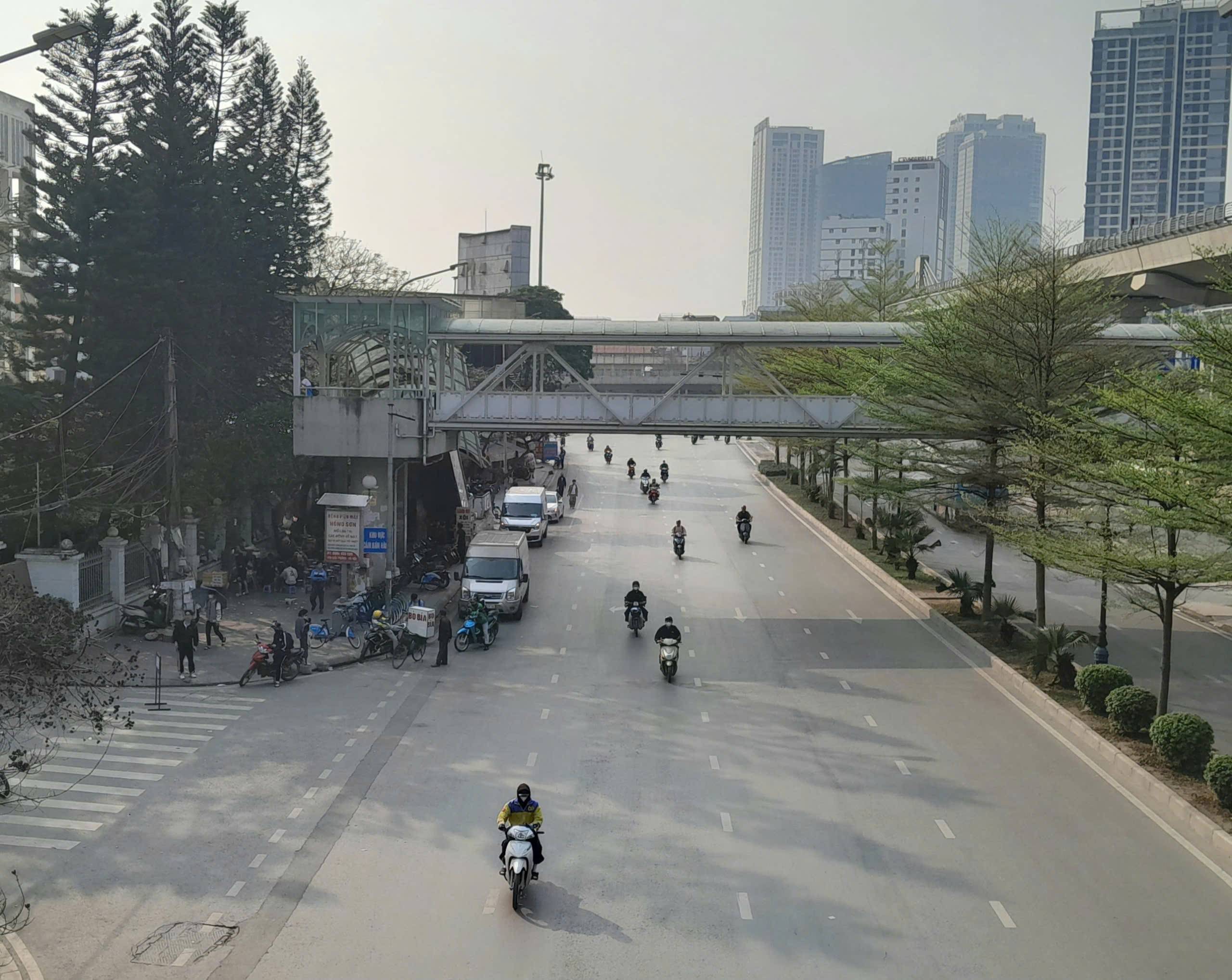 Hà Nội trời nóng đến ngày 28/3, cuối tuần có không khí lạnh về.