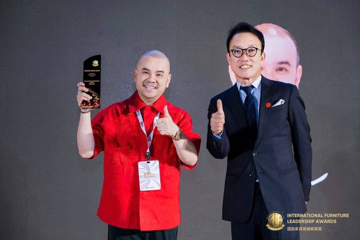 Chủ tịch Hoàng Nam Group nhận cúp Doanh nhân xuất sắc