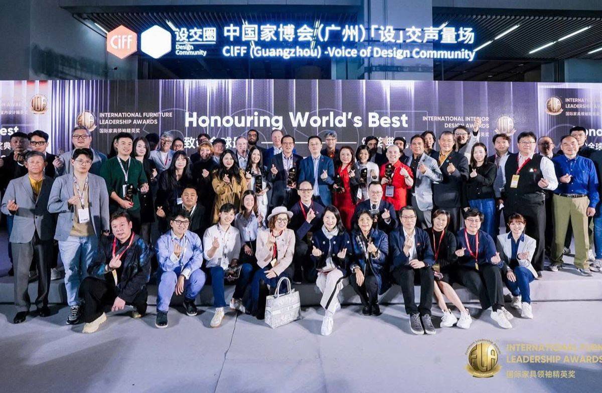 Chủ tịch Hoàng Nam Group nhận cúp Doanh nhân xuất sắc