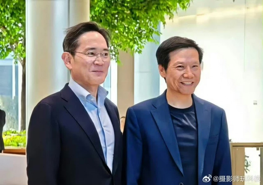 Chủ tịch Samsung và CEO Xiaomi bất ngờ hội ngộ tại Bắc Kinh