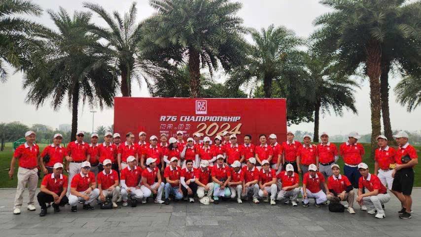 Những thành viên của Câu lạc bộ Golf R76 