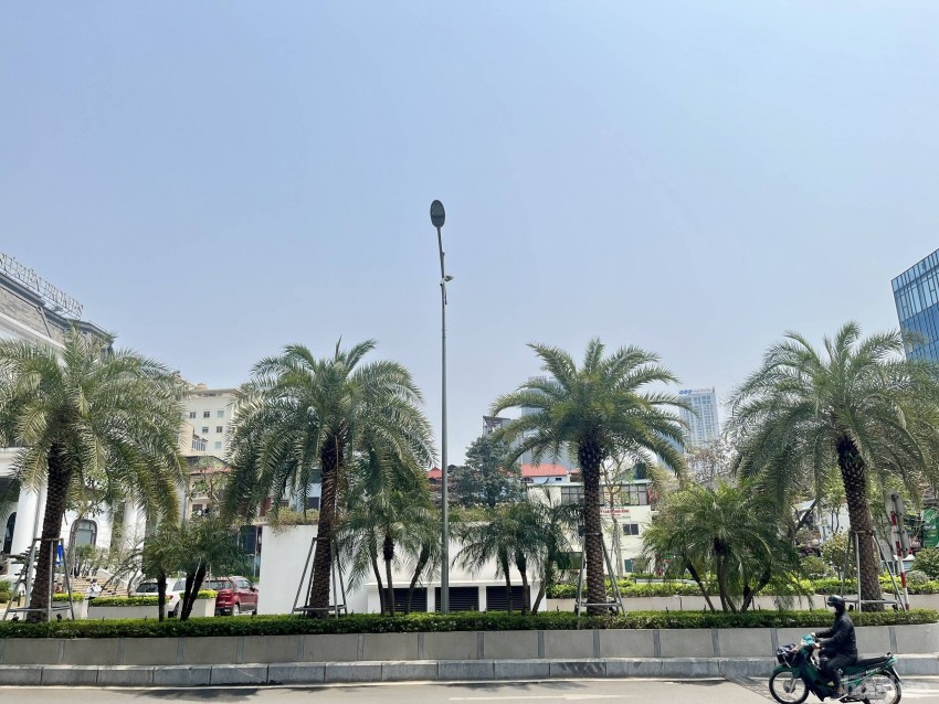 Hà Nội đêm không mưa, sáng sớm có sương mù và sương mù nhẹ rải rác, ngày nắng