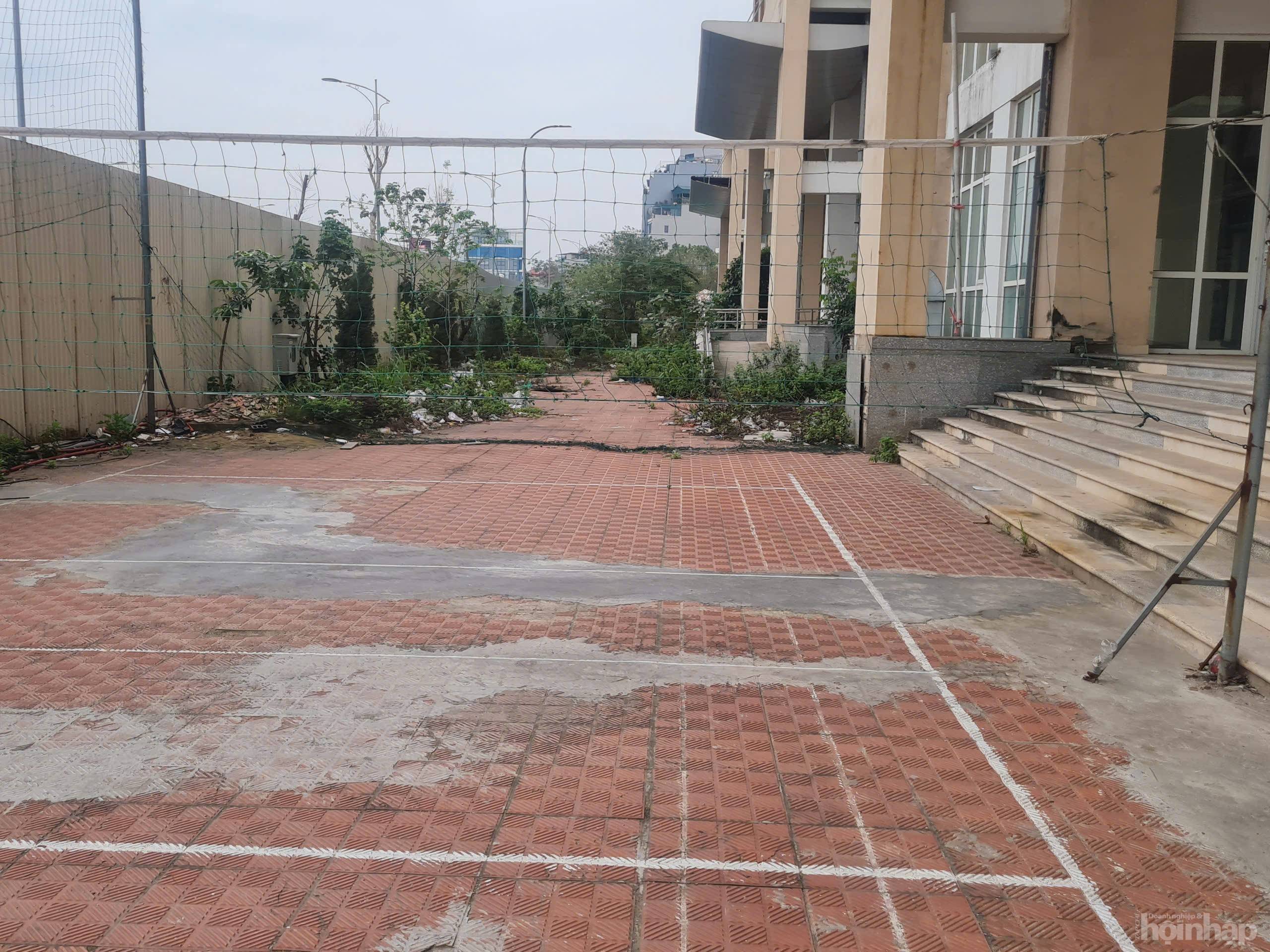 Bài II: Hàng trăm căn hộ tái định cư thuộc Khu tái định cư Xuân La bỏ hoang lâu năm