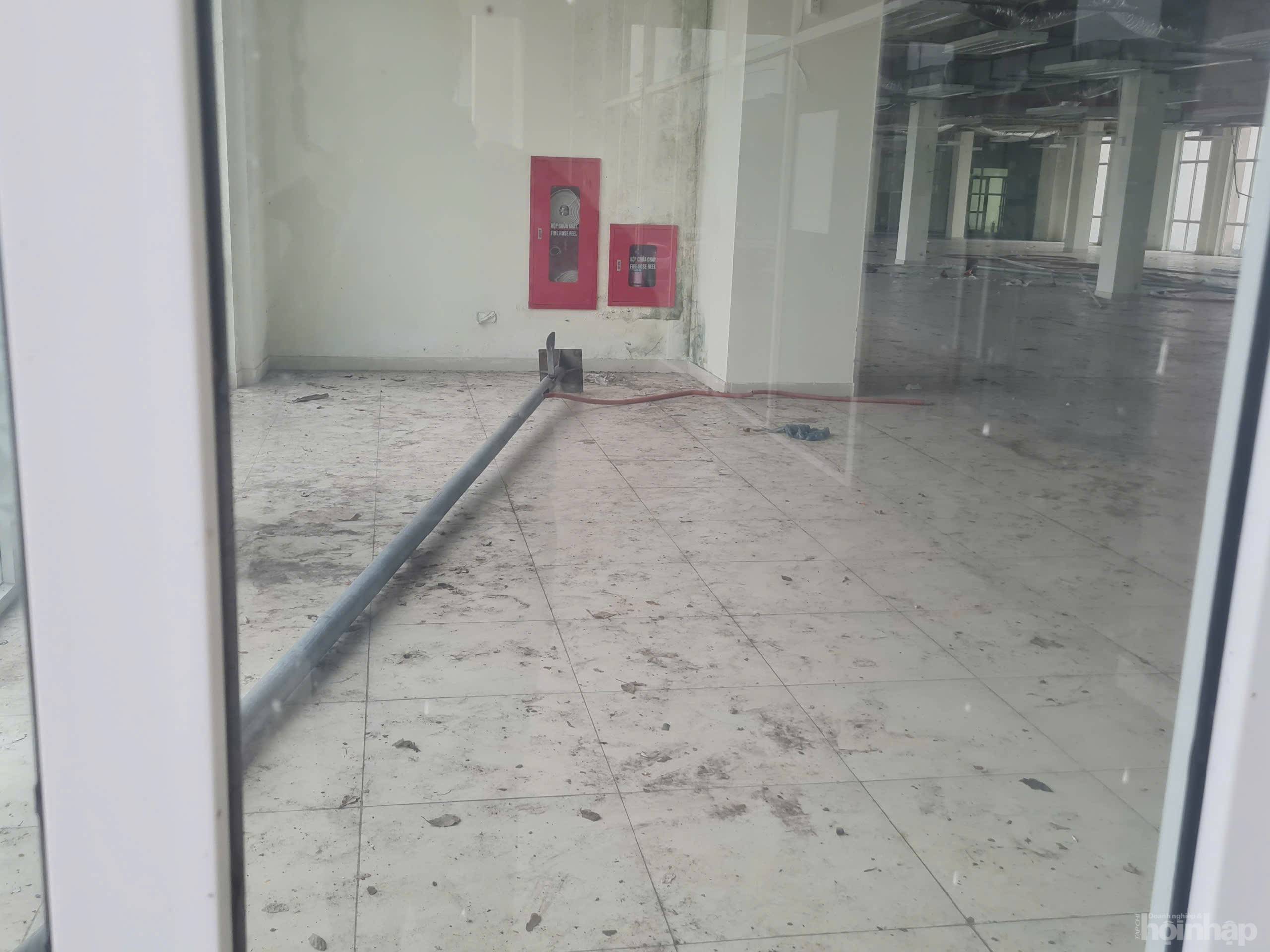 Bài II: Hàng trăm căn hộ tái định cư thuộc Khu tái định cư Xuân La bỏ hoang lâu năm