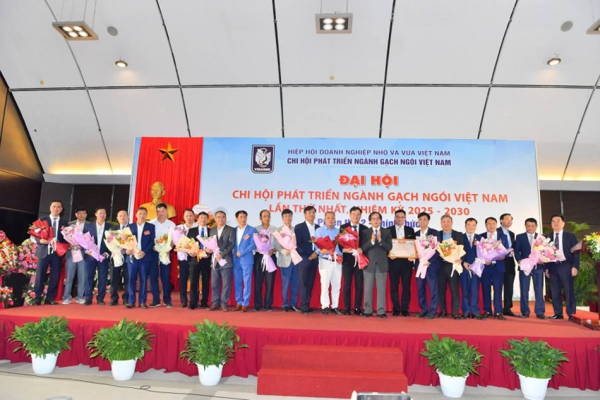 Ông Nguyễn Văn Quang giữ chức Chủ tịch Chi hội phát triển ngành Gạch ngói Việt Nam