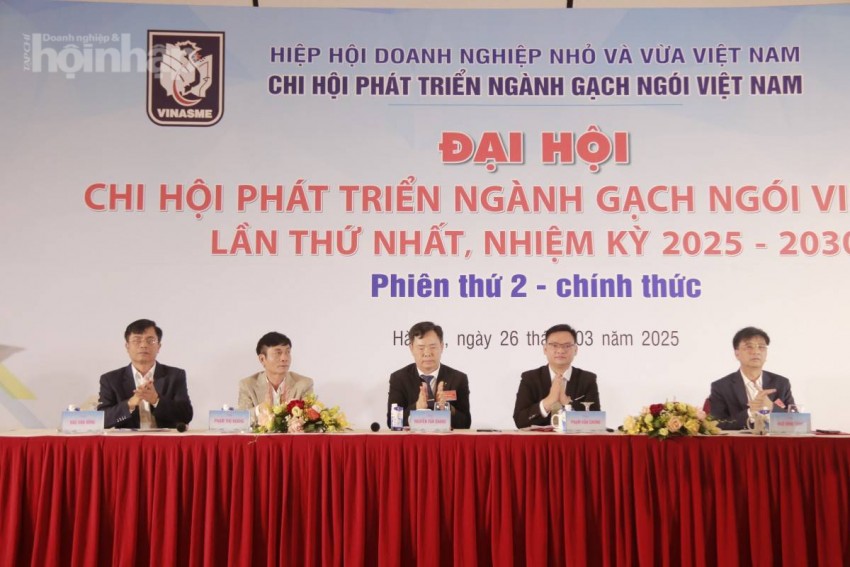 Ông Nguyễn Văn Quang giữ chức Chủ tịch Chi hội phát triển ngành Gạch ngói Việt Nam