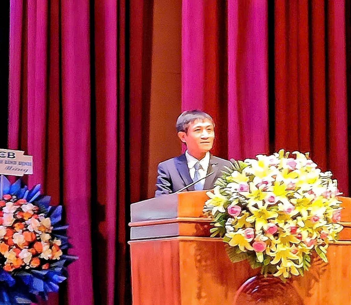 TS. Đinh Việt Hoà - Chủ tịch Hiệp hội Khởi nghiệp Quốc gia, ông là  TS. Đinh Việt Hoà - Chủ tịch Hiệp hội Khởi nghiệp Quốc gia, ông là