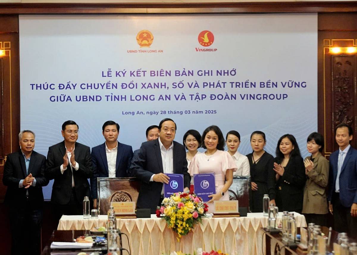Lễ ký kết biên bản ghi nhớ hợp tác toàn diện nhằm thúc đẩy chuyển đổi xanh, chuyển đổi số và phát triển bền vững giữa UBND tỉnh Long An và Tập đoàn Vingroup