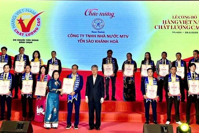 Yến Sào Khánh Hòa lần thứ 16 liên tiếp được vinh danh hàng Việt Nam chất lượng cao