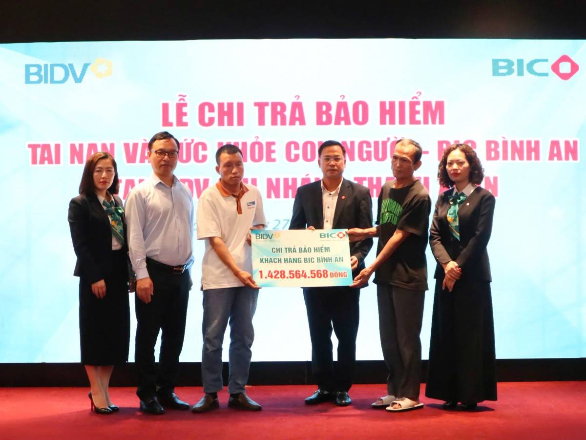 BIC chi trả hơn 1,4 tỷ đồng quyền lợi bảo hiểm BIC Bình An cho khách hàng BIDV