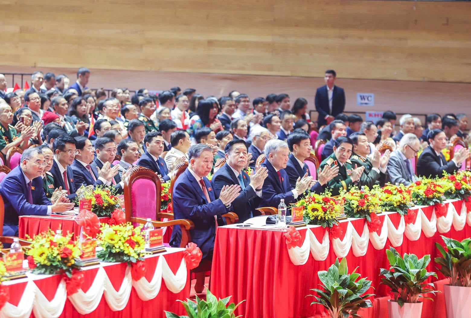 Tổng Bí thư Tô Lâm cùng các đồng chí lãnh đạo Đảng và Nhà nước tham dự Lễ kỷ niệm 95 năm Ngày thành lập Đảng bộ thành phố Đà Nẵng và 50 năm Ngày giải phóng thành phố Đà Nẵng - Ảnh: VGP/Minh Trang