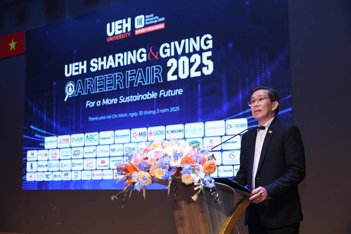   GS.TS. Sử Đình Thành - Giám đốc Đại học Kinh tế Thành phố Hồ Chí Minh