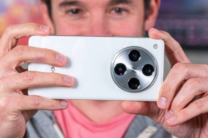 Loạt smartphone cao cấp giảm giá mạnh cuối tháng 3