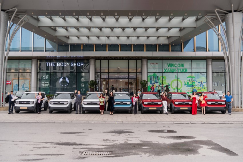 Những chiếc xe đầu tiên đã được Công ty hỗ trợ đăng ký và bàn giao