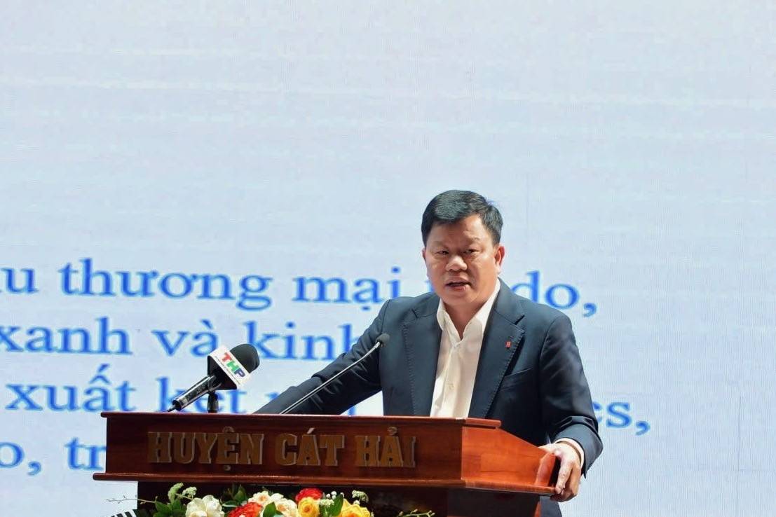 Ông Lê Trung Kiên, Trưởng ban Ban quản lý Khu kinh tế Hải Phòng phát biểu