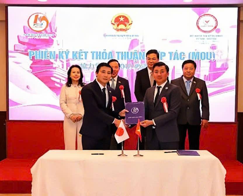 Hiệp hội Xúc tiến kinh tế Việt Nam – Nhật Bản trao Ý định thư quan tâm xúc tiến đầu tư nhiều lĩnh vực vào tỉnh Long An