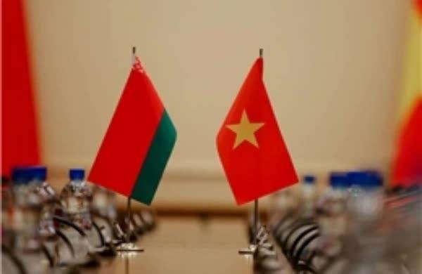 Đoàn doanh nghiệp Belarus tới Việt Nam giao dịch thương mại và kết nối giao thương tại diễn đàn doanh nghiệp Việt Nam – Belarus dự kiến vào chiều ngày 2/4 tại Hà Nội. Đoàn doanh nghiệp Belarus tới Việt Nam giao dịch thương mại và kết nối giao thương tại diễn đàn doanh nghiệp Việt Nam – Belarus dự kiến vào chiều ngày 2/4 tại Hà Nội.