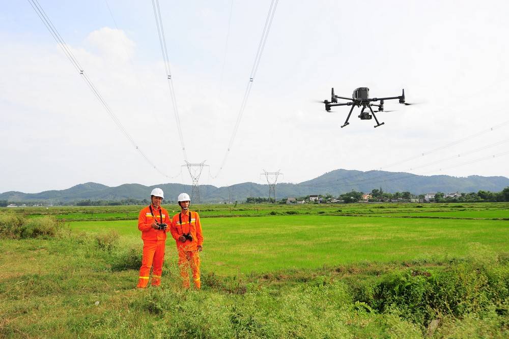 Ứng dụng KHCN xử dụng UAV kiểm tra khiếm khuyết đường dây cao áp