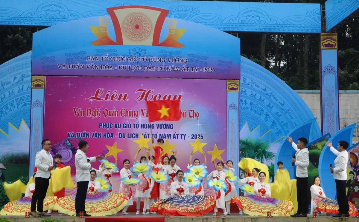 Sở Văn hóa, Thể thao và Du lịch Phú Thọ khai mạc Liên hoan Văn nghệ quần chúng và Dân ca 2025