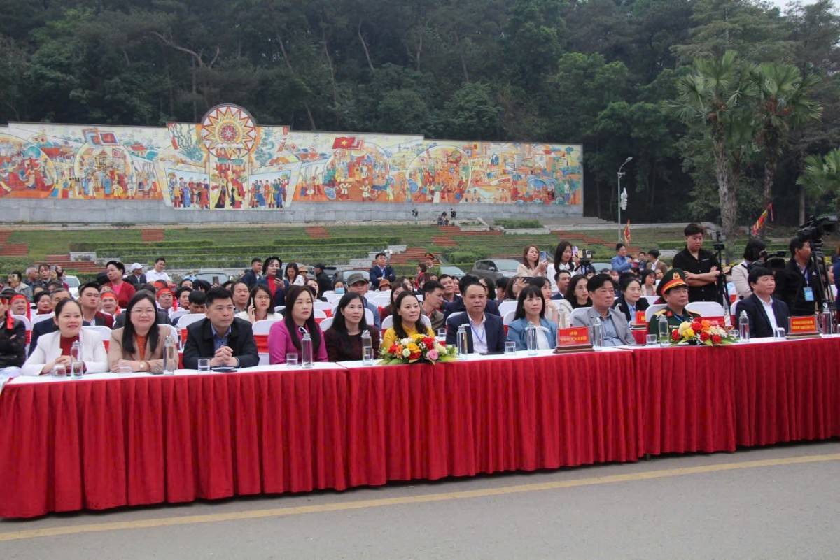 Sở Văn hóa, Thể thao và Du lịch Phú Thọ khai mạc Liên hoan Văn nghệ quần chúng và Dân ca 2025