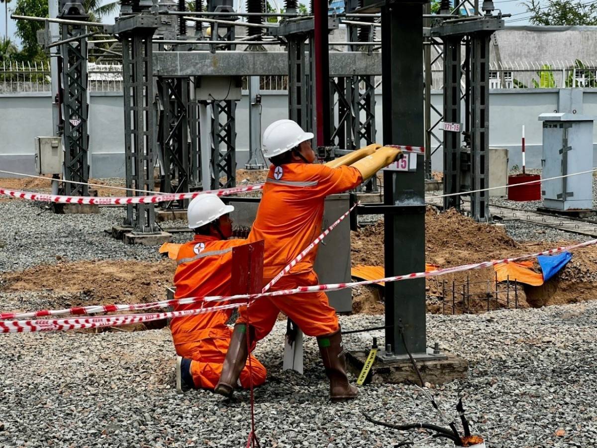 Không quản ngại khó khăn, lực lượng tham gia thi công các dự án đang nỗ lực hết mình nhằm hoàn thành các dự án đúng tiến độ