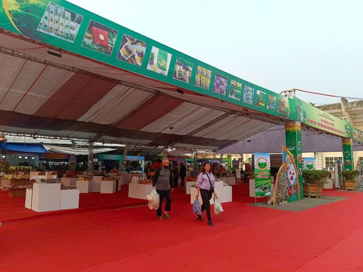 Phú Thọ: Hội chợ Thương mại và sản phẩm OCOP 2025 quy tụ hơn 150 doanh nghiệp Phú Thọ: Hội chợ Thương mại và sản phẩm OCOP 2025 quy tụ hơn 150 doanh nghiệp